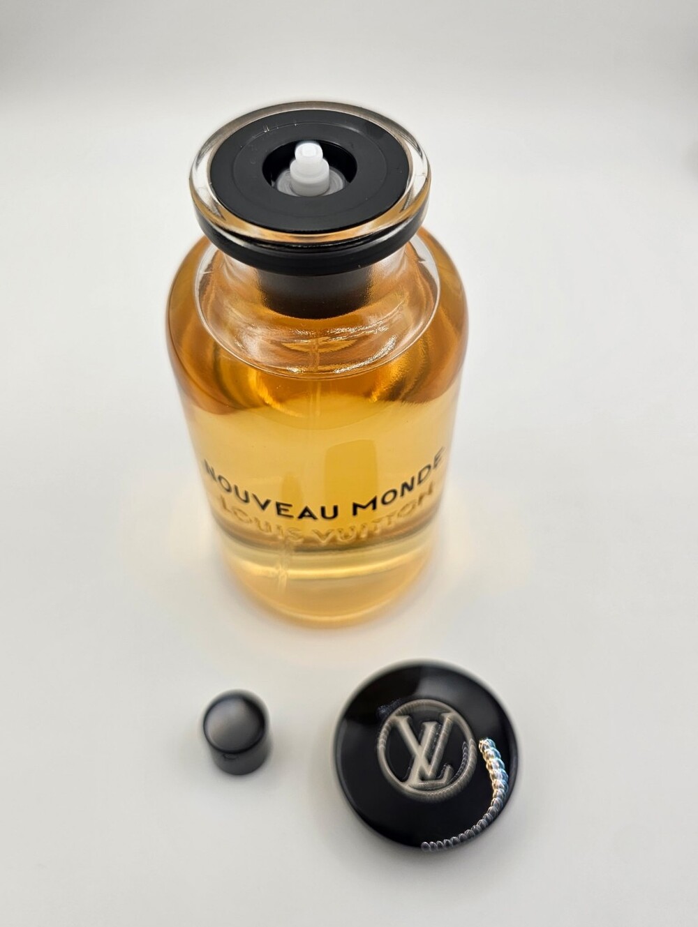 ⭐️ 1 Btl✅️ LOUIS VUITTON NOUVEAU MONDE FRAGRANCE💯100ML BOTTLE ➕️ 💥5pc=10ML✅️ - Picture 5 of 16